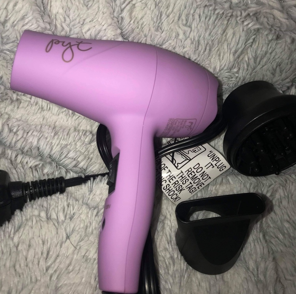 Mini turbo on-the-go dryer